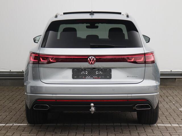 Volkswagen TOUAREG 3.0 TSi eHybrid 4MOTION Elegance | Luchtvering | Trekhaak (3500kg) | Panoramadak | Leder | 360° camera | Stoelverwarming en -ventilatie |