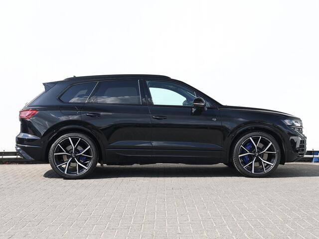 Volkswagen TOUAREG R 3.0 eHybid 340 kW / 462 pk SUV 8 vesn. Tiptonic 4 Motion | Panoramadak | Trekhaak | Luchtvering | Black pack
