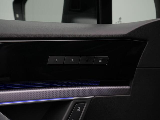 Volkswagen TOUAREG 3.0 TSi 462 pk tiptronic eHybrid 4MOTION R | Panoramadak | Trekhaak | Puglia leder | Geheugen-/massagestoelen |