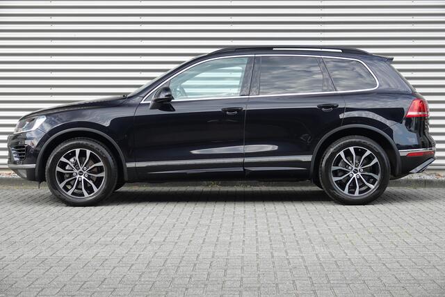 Volkswagen TOUAREG 3.0 TDI Exclusive Series R-Line | Panoramadak | Trekhaak | Memory | Camera | DAB |