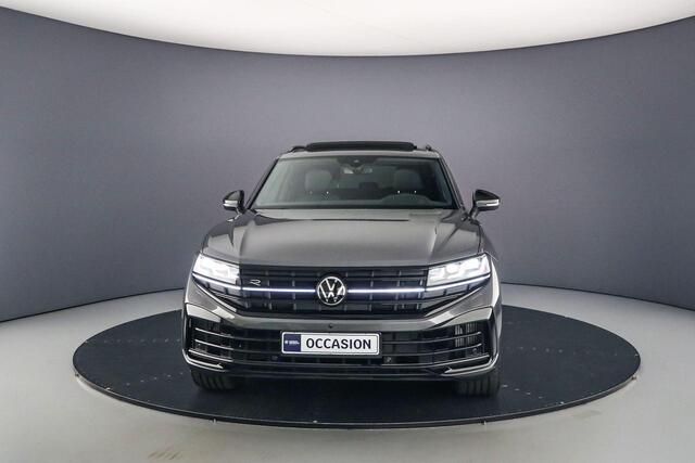 Volkswagen TOUAREG R 3.0 TSI eHybrid 462pk Tiptronic Trekhaak, Luchtvering, DYN audio, Lederen bekleding, Panoramadak, Head up display, Elektrische achterklep, Adaptive cruise control