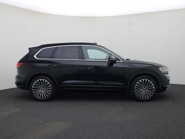 Volkswagen TOUAREG 3.0 TSieHybrid 280kW/381PK 4MOTION Elegance · Panoramadak · Leder · Trekhaak · Garantie tot 17-01-2029 of 100000km