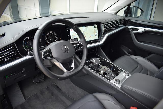 Volkswagen TOUAREG 3.0 TSi eHybrid 4MOTION Panodak | Head-Up Display | ACC | 360° camera | Luchtvering