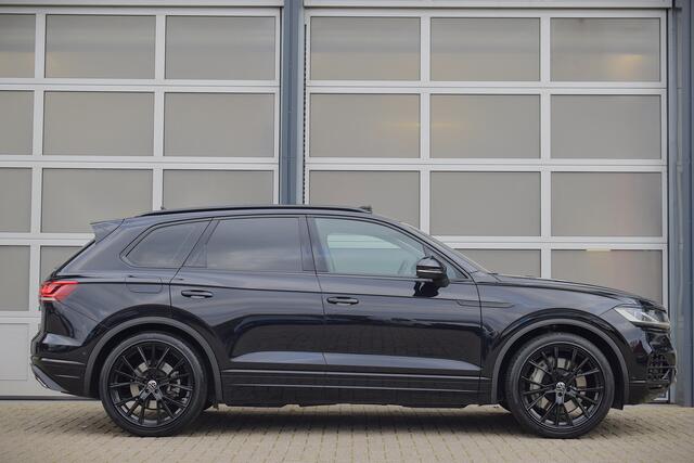 Volkswagen TOUAREG 3.0 TSi eHybrid 4MOTION Panodak | Head-Up Display | ACC | 360° camera | Luchtvering