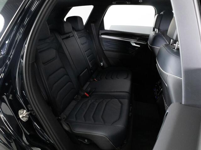 Volkswagen TOUAREG 3.0 TSI 381 PK eHybrid 4MOTION Elegance | LED Plus | Panoramadak | SoftClose | Head-Up | Nightvision | Trekhaak |