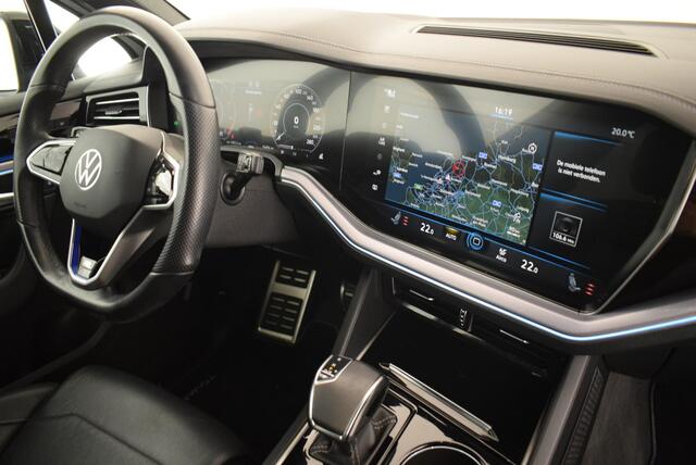 Volkswagen TOUAREG R 3.0 TSI 462pk 4MOTION R-Line Trekhaak Camera Keyless Luchtvering Virtual Cockpit Navigatie Panoramadak