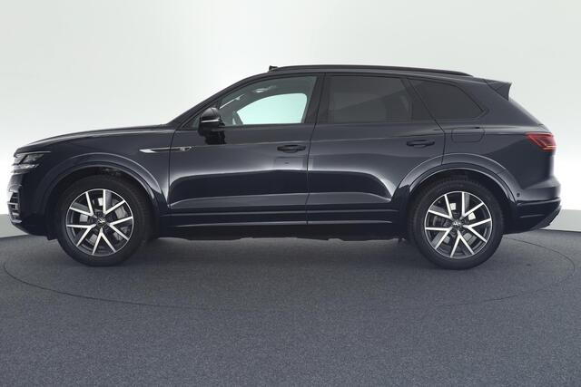 Volkswagen TOUAREG R 3.0 TSI 462pk 4MOTION R-Line Trekhaak Camera Keyless Luchtvering Virtual Cockpit Navigatie Panoramadak