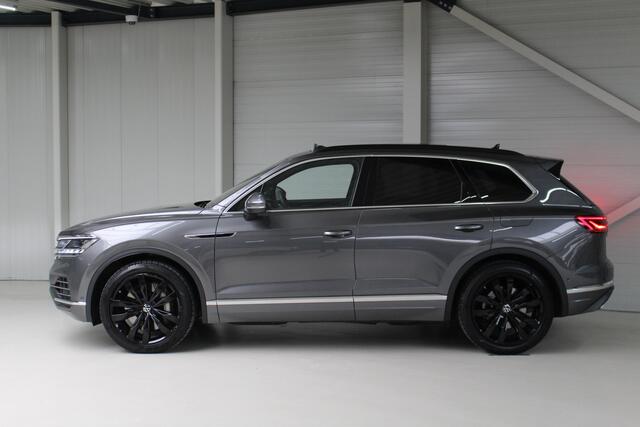 Volkswagen TOUAREG 3.0 TSi eHybrid 4MOTION Elegance Luchtvering | Trekhaak | Nachtzichtassistent | 21" Suzuka velgen | Matrix Led koplampen