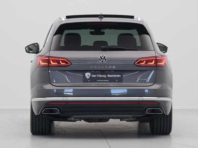 Volkswagen TOUAREG 3.0 TSi eHybrid 4MOTION Elegance Panorama Luchtvering Camera Leder