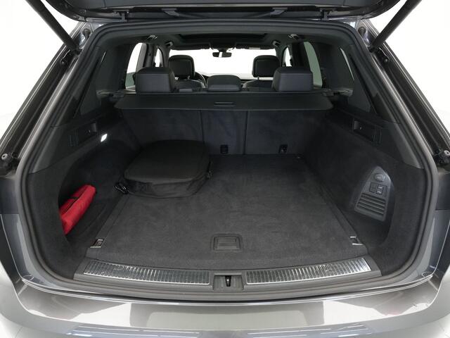 Volkswagen TOUAREG 3.0 TSi eHybrid 4MOTION Elegance Panorama Luchtvering Camera Leder