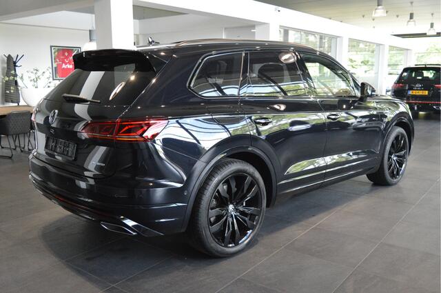 Volkswagen TOUAREG 3.0 TSi eHybrid R 4MOTION leer pano head up lucht 21 inch !!