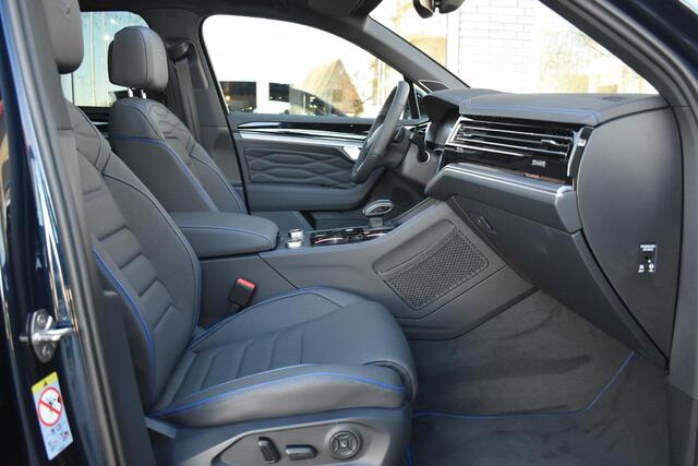 Volkswagen TOUAREG 3.0 TSi eHybrid 4M R Pano Trekhaak Dynaudio Puglia Massage Zitklima