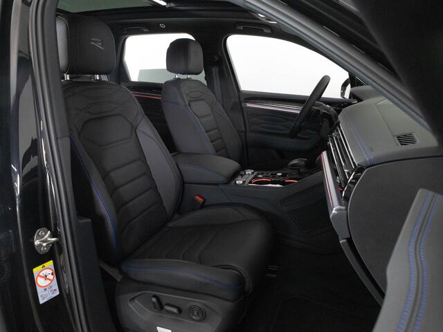 Volkswagen TOUAREG R 3.0 TSi 462 PK eHybrid 4MOTION | LED Matrix IQ | Panoramadak | Head-Up | Soft Close | Trekhaak | Luchtvering |
