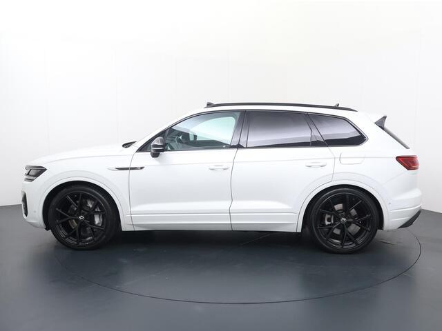 Volkswagen TOUAREG 3.0 TSi 4MOTION R | 462 PK | Trekhaak | Luchtvering | Lederen bekleding Puglia | Panoramadak |