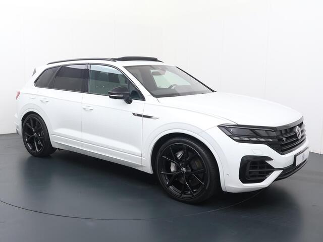Volkswagen TOUAREG 3.0 TSi 4MOTION R | 462 PK | Trekhaak | Luchtvering | Lederen bekleding Puglia | Panoramadak |