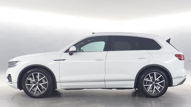 Volkswagen TOUAREG 3.0 TSI eHybrid 381pk PHEV 4MOTION Elegance / Panoramadak / Luchtvering / iQ Light