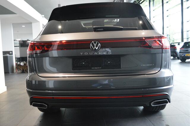 Volkswagen TOUAREG 3.0 TSi eHybrid 4MOTION keyless camera pano leer 21 inch !!