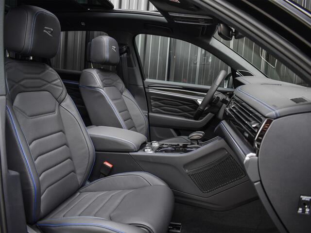 Volkswagen TOUAREG 3.0 TSi eHybrid 4MOTION R | HEAD-UP | DYNAUDIO | 360 CAMERA | SOFT-CLOSE | PANORAMADAK | KEYLESS ACCESS | STOELMASSAGE | TREKHAAK | AMBIANCE INTERIEUR | SHADOW-LINE | MEMORY SEATS