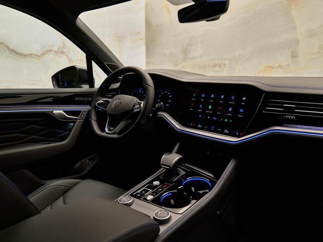 Volkswagen TOUAREG R V6 eHybrid 4Motion, Matte lak, pano, tr.haak, Dynaudio, 22'', luchtv., matrix-LED, memory, HUD, keyless, ACC, privacy