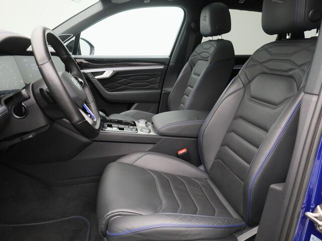 Volkswagen TOUAREG 3.0 TSi 4MOTION R | PANO | STOELVENT. + MASSAGE | LUCHTVERING | TREKHAAK