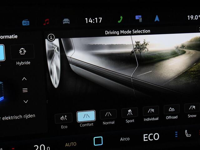 Volkswagen TOUAREG 3.0 TSieHybrid 280kW/381PK 4MOTION Elegance · Panoramadak · Leder · Trekhaak · Garantie tot 17-01-2029 of 100000km