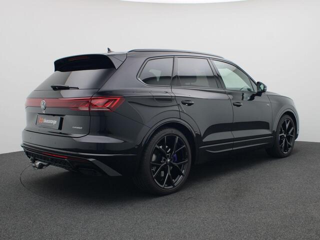 Volkswagen TOUAREG 3.0 TSi eHybrid 4MOTION R Edition 463PK DSG trekhaak, 22" lichtmetaal, panoramadak, 360gr. camera, leder, luchtvering, keyless, stuur-stoelverwarming, Dynaudio, head-up display