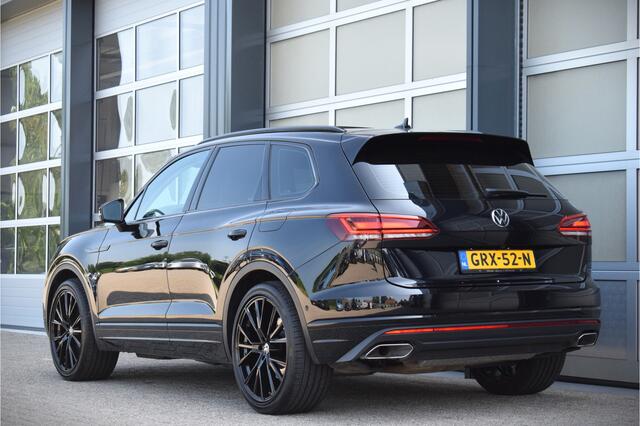 Volkswagen TOUAREG 3.0 TSi eHybrid 4MOTION Panodak | Head-Up Display | ACC | 360° camera | Luchtvering
