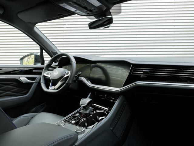 Volkswagen TOUAREG 3.0 TSi eHybrid 4MOTION R - Pano - Trekhaak - ACC - Stoelventilatie - 360 Camera