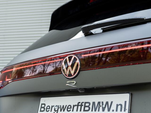 Volkswagen TOUAREG 3.0 TSi eHybrid 4MOTION R - Pano - Trekhaak - ACC - Stoelventilatie - 360 Camera
