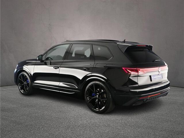 Volkswagen TOUAREG R 3.0 TSI eHybrid 462pk Tiptronic Trekhaak, Luchtvering, Lederen bekleding, Head up display, Panoramadak, DYN audio, Elektrische achterklep, Adaptive cruise control
