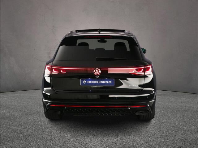 Volkswagen TOUAREG R 3.0 TSI eHybrid 462pk Tiptronic Trekhaak, Luchtvering, Lederen bekleding, Head up display, Panoramadak, DYN audio, Elektrische achterklep, Adaptive cruise control