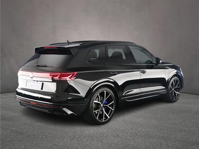 Volkswagen TOUAREG R 3.0 TSI eHybrid 462pk Tiptronic Panoramadak, Luchtvering, Lederen bekleding, Head up display, DYN Audio, Adaptive cruise control, Achteruitrijcamera