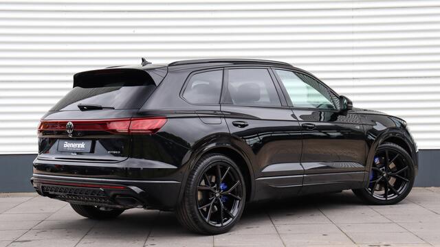 Volkswagen TOUAREG 3.0 TSi eHybrid 4MOTION R Edition | Stoelventilatie | Head-up | Panoramadak | Trekhaak