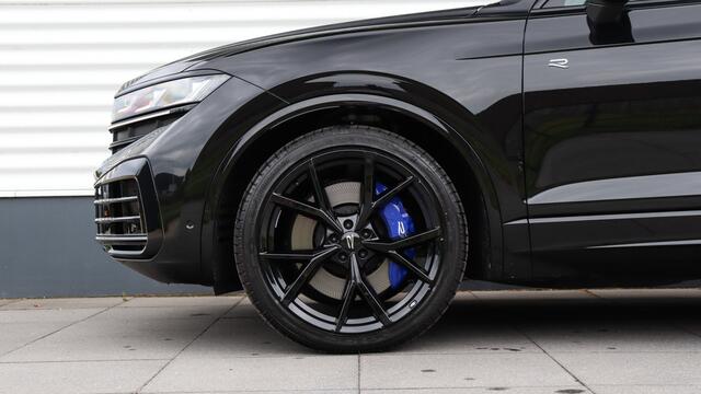 Volkswagen TOUAREG 3.0 TSi eHybrid 4MOTION R Edition | Stoelventilatie | Head-up | Panoramadak | Trekhaak