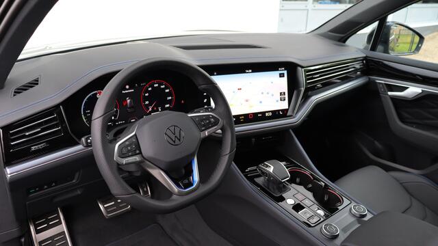 Volkswagen TOUAREG 3.0 TSi eHybrid 4MOTION R Edition | Stoelventilatie | Head-up | Panoramadak | Trekhaak