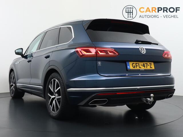 Volkswagen TOUAREG 3.0 TSI Elegance Trekhaak | Pano | Camera | Navigatie|