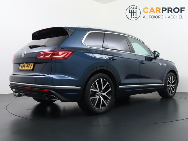 Volkswagen TOUAREG 3.0 TSI Elegance Trekhaak | Pano | Camera | Navigatie|