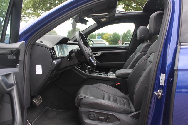 Volkswagen TOUAREG 3.0 TSi 4MOTION R / Trekhaak / Panoramadak / Camera / Luchtvering / Luchtvering / 20'' / Keyless / Leder / Navigatie / Dodehoek /ACC /