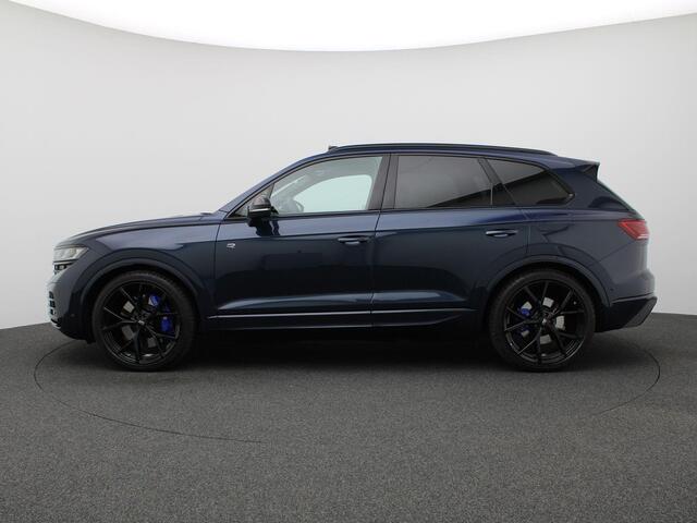 Volkswagen TOUAREG 3.0 TSi eHybrid 4MOTION R Edition 463PK DSG Pano-Schuifdak, Puglia Leder, 360gr. Camera, Stoelverwarming & Koeling, Memorystoel, Servosluiting, Head-Up Display, Trekhaak, 22" LM Velgen