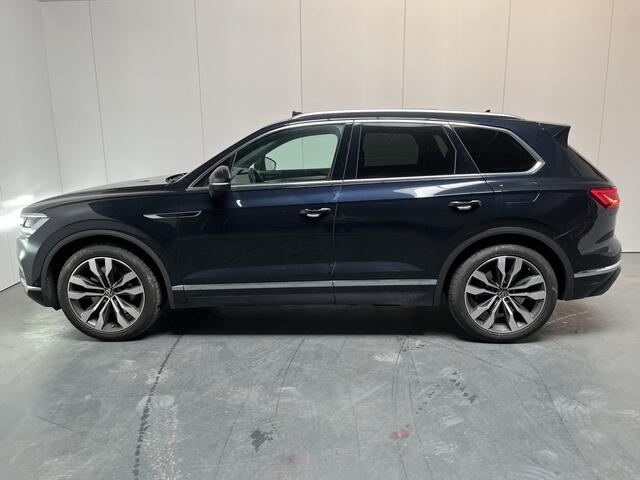 Volkswagen TOUAREG 3.0 TSi eHybrid 4MOTION / AUTOMAAT/ PANO/ 381 PK/ LUCHTVERING/ TREKHAAK/ 360 CAMERA/ KEYLESS/ LEDEREN MEMORY SEATS/ STOELVERWARM. EN VENTILATIE/ CRUISE/ APP CONNECT/ MATRIX/ 21" LMV