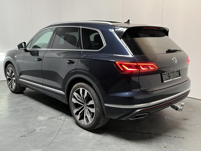 Volkswagen TOUAREG 3.0 TSi eHybrid 4MOTION / AUTOMAAT/ PANO/ 381 PK/ LUCHTVERING/ TREKHAAK/ 360 CAMERA/ KEYLESS/ LEDEREN MEMORY SEATS/ STOELVERWARM. EN VENTILATIE/ CRUISE/ APP CONNECT/ MATRIX/ 21" LMV