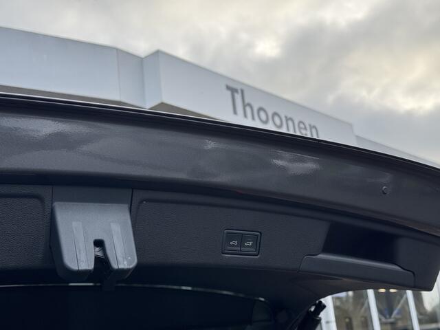Volkswagen TOUAREG 3.0 TSi eHybrid 4MOTION Elegance | Massage | Trekhaak | Nachtzicht