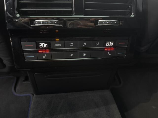 Volkswagen TOUAREG 3.0 TSi 462 Pk Automaat 4Motion R | Panoramadak | Adaptive Cruise | Black Style | Dynaudio | Trekhaak | Stoelverwarming | Stoelmassage | Carplay| Camera 360 | LED | 73.075 Km!!