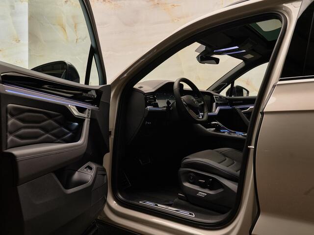 Volkswagen TOUAREG R V6 eHybrid 4Motion, pano, tr.haak, Dynaudio, 22'', luchtv., matrix-LED, memory, HUD, keyless, ACC, privacy