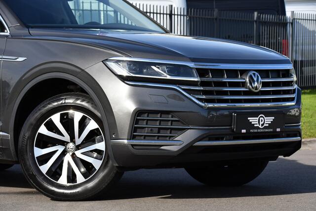 Volkswagen TOUAREG 3.0 TDI V6 Grijs Kenteken Bpm Vrij Adaptieve Cruise, Camera, Carplay, LED, 3500kg Trekhaak, Stoelverwarming, Automaat, Multimedia, 232pk, BOM VOL