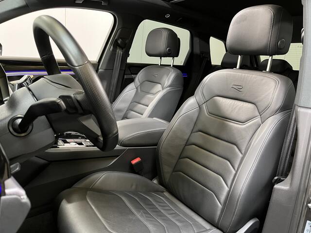 Volkswagen TOUAREG 3.0 TSi 4MOTION R / AUTOMAAT/ PANO/ 2X R-LINE/ 462PK/ LUCHTVERING/ LEER/ HEAD-UP DISPLAY/ ADAPT. CRUISE/ MATRIX/ RIJ-MODI/ NAVI/ PARK. SENSOREN + CAMERA/ STOEL-STUUR V ERWARM./ 4-ZONE CLIMA