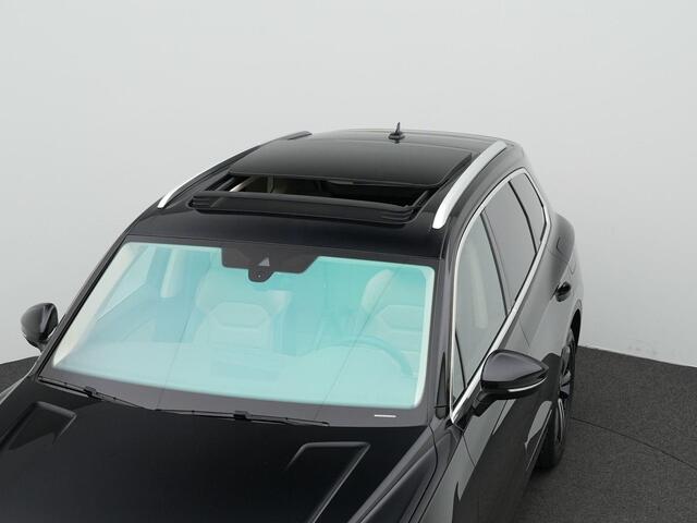Volkswagen TOUAREG 3.0 TSi 381 pk tiptronic eHybrid 4MOTION Elegance | Panoramadak | Trekhaak | Nachtzicht | Geheugen-/massagestoelen | Leder | Stoelventilatie
