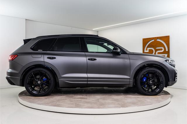 Volkswagen TOUAREG R 3.0 TSi eHybrid 4MOTION R 463PK | 2025 DIRECT LEVERBAAR | VOL OPTIE!