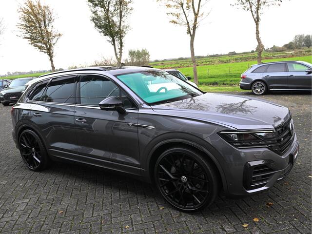 Volkswagen TOUAREG 3.0TSI eHybrid 462pk 4Motion R-Line Pano DynAudio Lucht Softclose Tr.haak VOL!