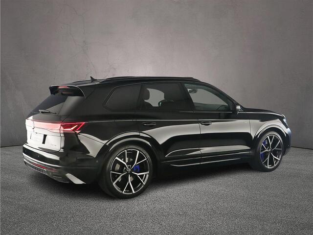 Volkswagen TOUAREG R Edition 3.0 TSI eHybrid 462pk Tiptronic Panoramadak, Luchtvering, Lederen bekleding, 360 camera, Elektrische achterklep, LED matrix koplampen